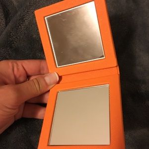 👀Tory Burch Compact Mirror!👌🏻
